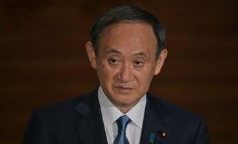 菅首相「グズグズ緊急事態宣言」の裏に「女帝」小池知事「やらかし」西村大臣らの暗闘