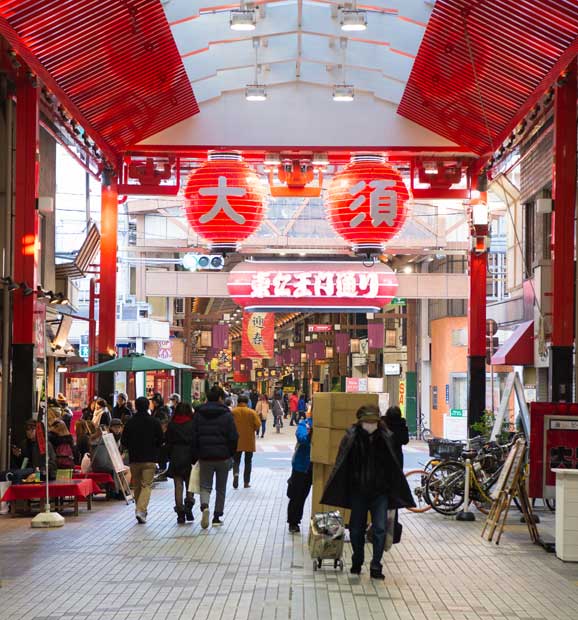 名古屋最大の大須商店街。1200もの店舗・施設が密集している(撮影/写真部・堀内慶太郎)
