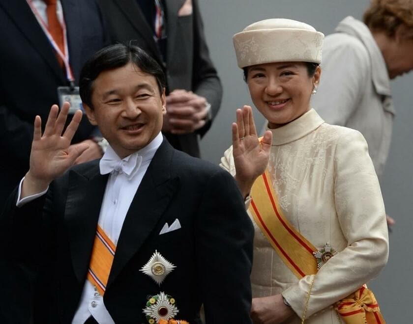 2013年、アムステルダムで開かれたオランダ国王の即位式にのぞむ東宮時代の両陛下