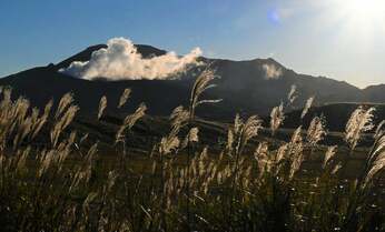 熊本県は「火山の中」に街がある 5万人もの人が暮らす周囲128kmの巨大なくぼ地
