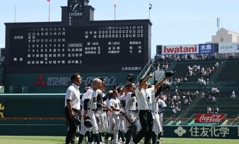 酷暑で空席も目立つ夏の甲子園、内外野観客席の屋根と冷房はやはり必須か? 解決モデルは米アリゾナMLB球場にあり