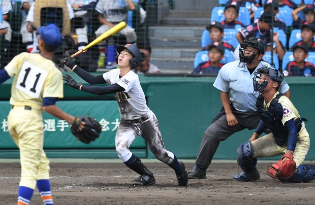 済美対星稜の死闘は、逆転サヨナラ満塁弾で決着がついた　（ｃ）朝日新聞社