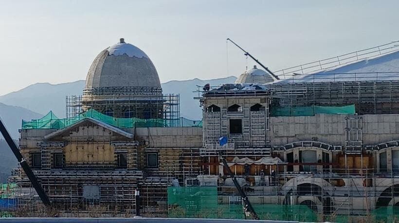 天地鮮鶴苑。５月の完成予定という