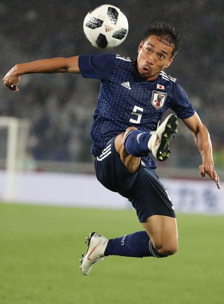 長友佑都（３１歳・ガラタサライ）。豊富な運動量が持ち味（ｃ）朝日新聞社