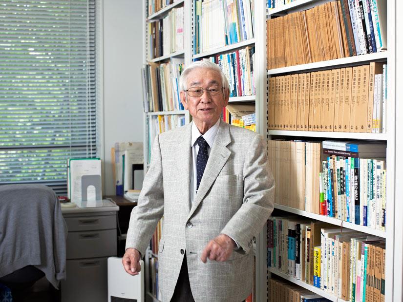 ますかわ・としひで／名古屋市生まれ。名古屋大学大学院理学研究科博士課程修了。素粒子理論が専門。2008年にノーベル物理学賞を受賞（撮影／ＭＩＫＩＫＯ）