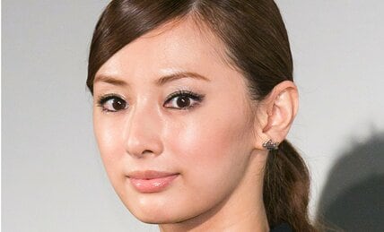 スナックで働くシンママ役「北川景子」が娘のために裁縫＆ザリガニ取りまで…令和最強の芸能人ママへ