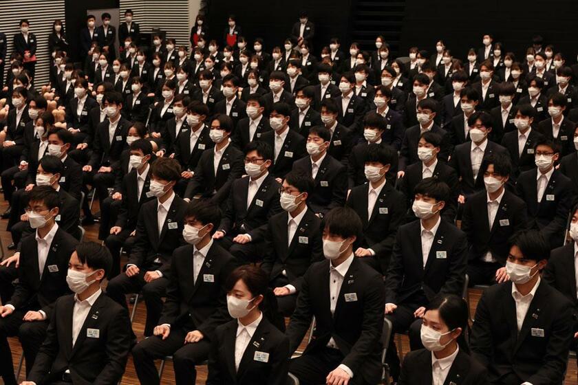 （※写真はイメージ）入社式に臨む新入社員＝２０２２年４月、東京都
