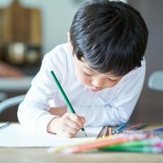 子どもの発達障害の「早期診断、早期治療」に警鐘　小児科医が考える「最悪の虐待」とは？