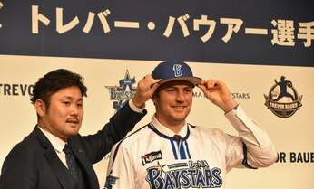 バウアーは来季も日本でプレー? DeNAファン残留熱望も、「複数球団で争奪戦」の可能性
