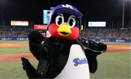 〈週末アンコール〉「つば九郎」が特別すぎたからこそ難しい“今後の判断” 稀代のマスコットが残した功績