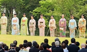【園遊会名場面集】桜色のスカートが可憐な愛子さまのデビューから、瑶子さま「金髪ピンクメッシュ」と友禅の美しい調和まで