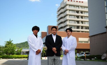 サラリーマン家庭で医学部に息子2人進学 小中高と公立の兄、小中高と私立の弟 その共通項は?