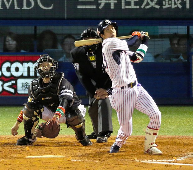 日本シリーズ第３戦で３打席連続本塁打を放った山田　（c）朝日新聞社