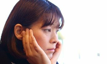 虐待、無視、ネグレクト…それでも母の“愛”を求め続けた女性ノンフィクション作家の「壮絶半生」
