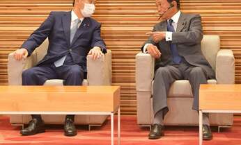 菅政権も継承する「異次元の金融緩和」 実はやめたくてもやめられない?