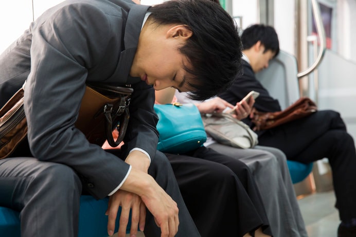 寝不足やストレスは免疫力を低下させる