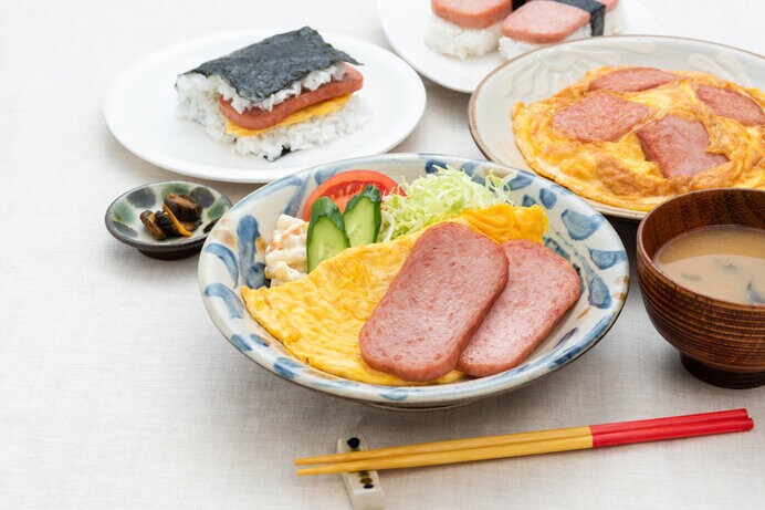 ご飯とおかずを一緒に持ち運べる感じがしませんか？