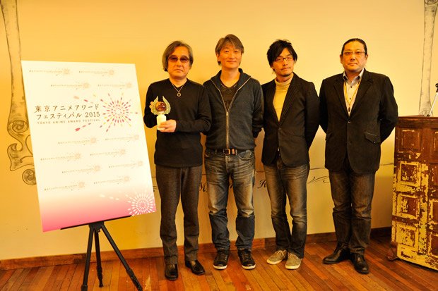 メカニックデザイナー・大河原邦夫氏（左端）、アルテサーノ・デザイン合同会社・吉田晃永代表（右端）