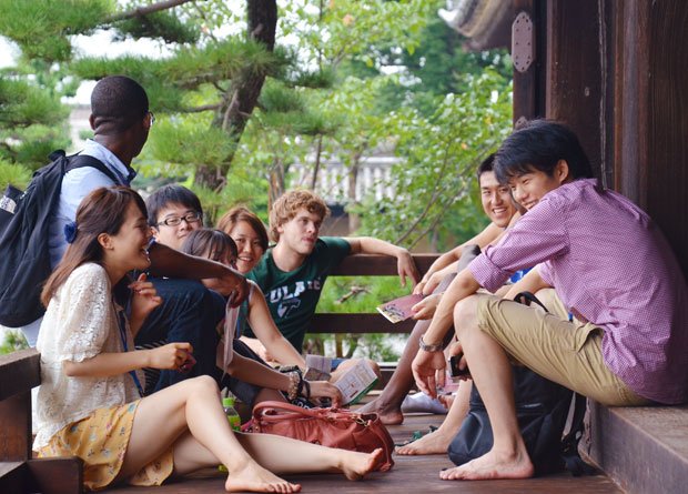 ＨＬＡＢ（エイチラボ）これまでに高校生５２０人、大学生４４０人が参加したサマースクール。５年目となる今年は、東京、長野、徳島、宮城での開催が決まっている（写真：HLAB提供）
<br />