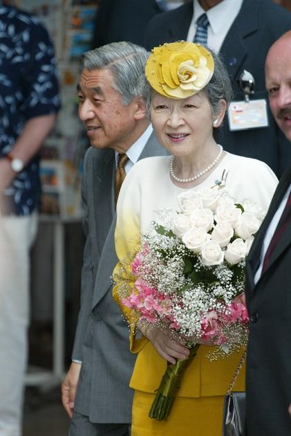 「美智子さまのお帽子」(朝日新聞出版)より