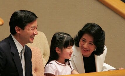 〈ご成婚から32年〉【写真特集】天皇陛下と皇后雅子さまの「ご成婚」から31年　愛子さまの誕生で優しさが加わったおふたり　手をつなぎ続けた家族の風景