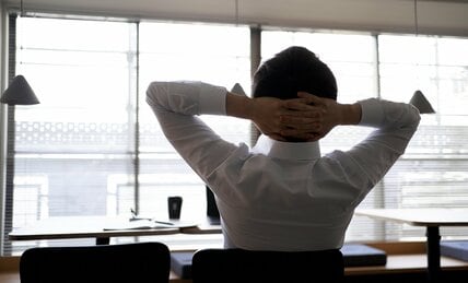 最低限しか働かない「静かな退職」は善か悪か　意識調査でわかった報酬より大事なこと