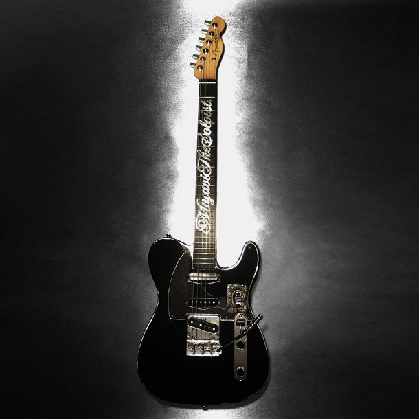 「MIYAVI×タカヒロミヤシタザソロイスト.」世界で15本のフェンダー製オリジナルギター発売