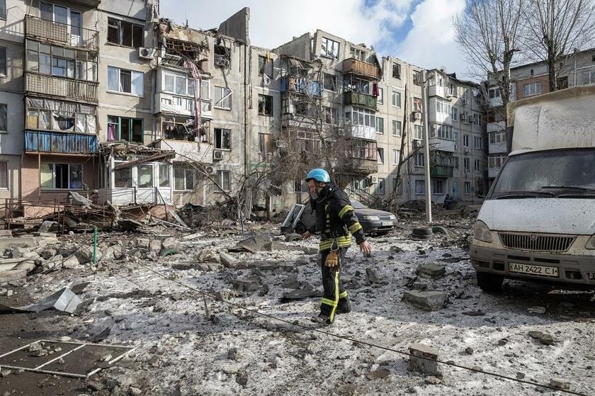 ウクライナ東部ドネツク州で、ロシア軍のミサイル攻撃によって破壊された建物（ロイター／アフロ）