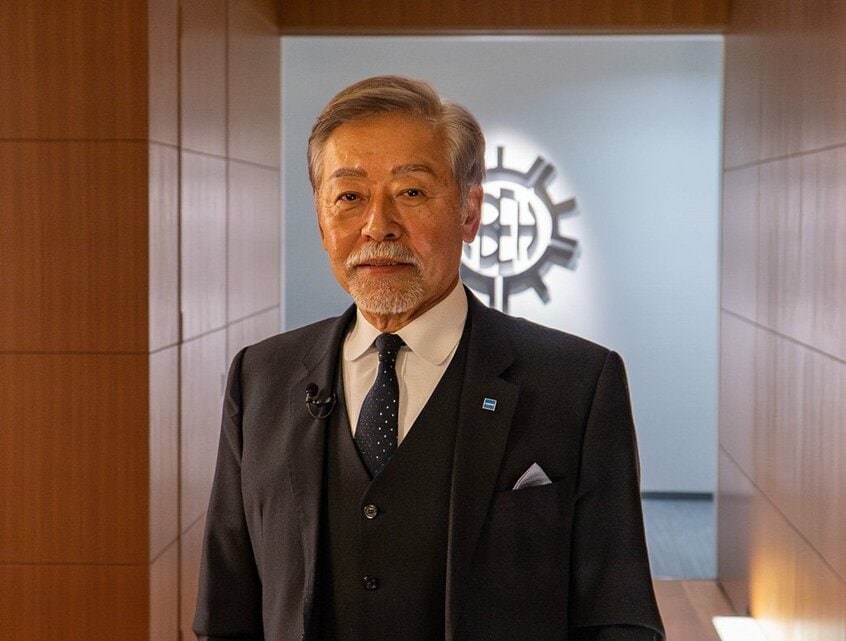 ヨットが好きで、愛艇は琵琶湖にある。湖畔から近い工場で、自室をCaptain’s Cabin、売店をPORT CALL(寄港地)などと名付けている(撮影/山中蔵人)