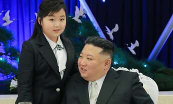 白馬と現れた“金正恩の娘”が後継者? モデルは「エリザベス女王」