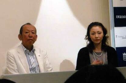 2011年7月に開かれたパーティーに出席した加計孝太郎理事長と泰代夫人