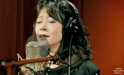 中森明菜デビュー記念日に渋谷に本人降臨! 豪華トリビュートに「反省しまくり」とお茶目なトークを