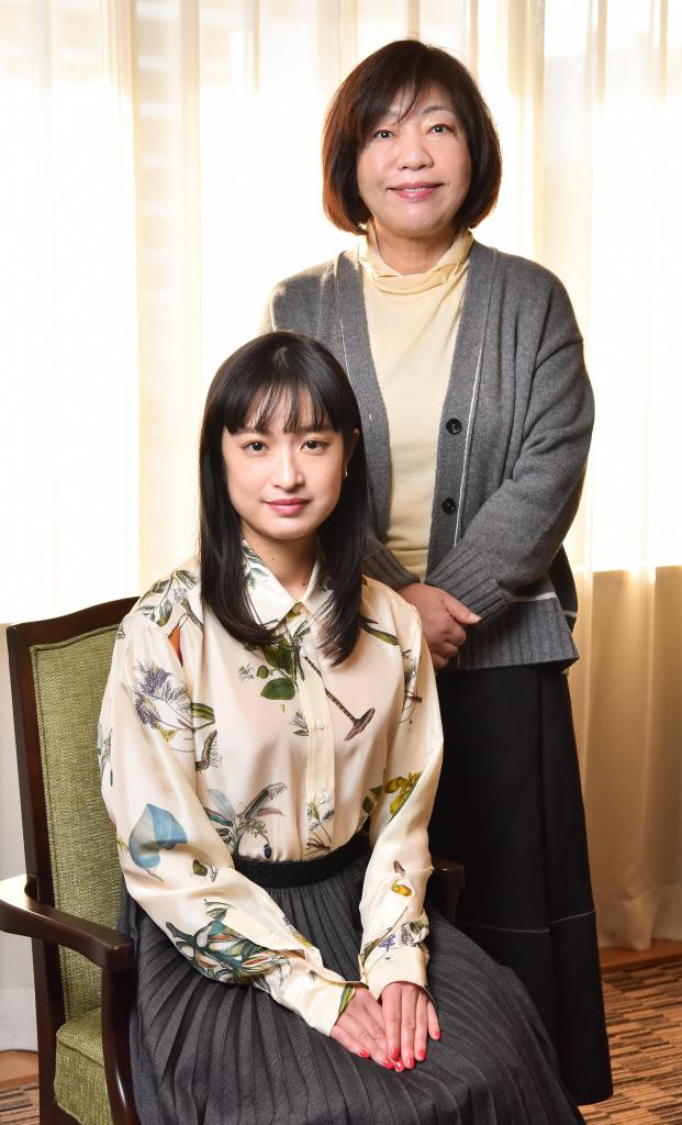 門脇麦さん（左）と林真理子さん　（撮影／写真部・掛祥葉子）