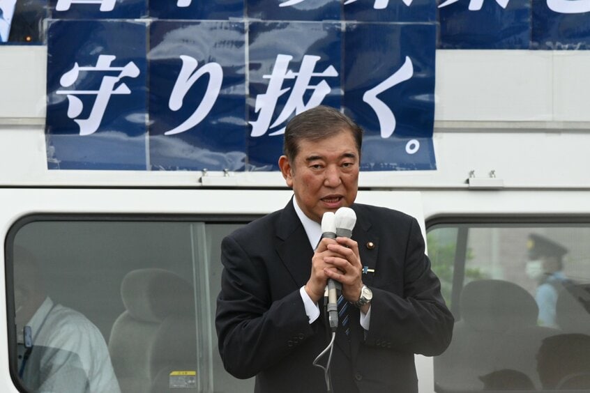 9月、水戸市内で演説する石破氏