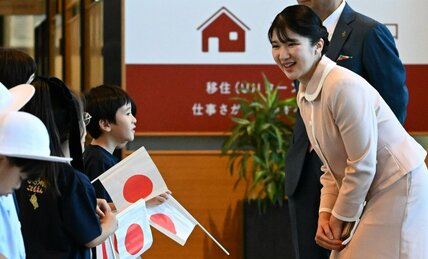 〈愛子さまの存在感〉愛子さま　春風のような笑顔を支える“特訓”と「パワフルな体力」　寒くても暑くても「立ちっぱなし」の公務と皇室行事