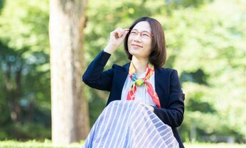 笑いの力で若者と政治をつなぐ 笑下村塾代表・たかまつなな