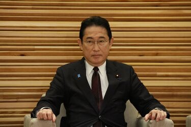 岸田首相は「増税メガネ」を気にしている？　専門家「国民への愛が感じられないのは致命的」