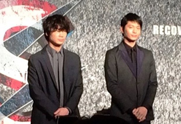 綾野剛（左）と向井理