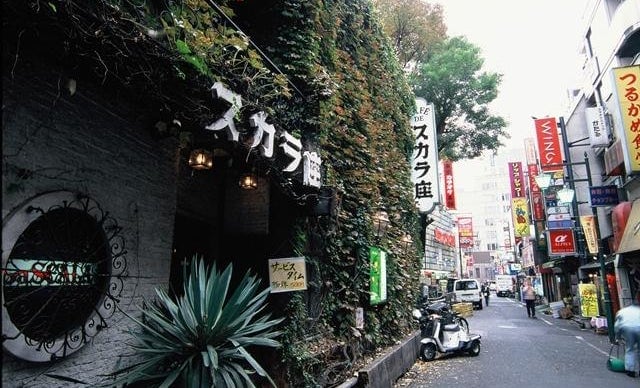 軽井沢にある喫茶「新宿スカラ座」 伝説のオーナーはなぜ歌舞伎町を去ったのか | AERA dot. (アエラドット)