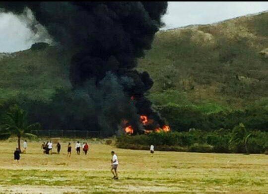 ハワイ州オアフ島で墜落したオスプレイ（地元ハワイのテレビ番組「ハワイ・ニュース・ナウ」提供）　（ｃ）朝日新聞社　＠＠写禁