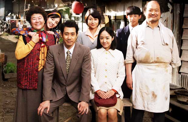 「焼肉ドラゴン」/全国で公開中。数々の賞を総なめにした演劇界の金字塔、待望の映画化。配給:KADOKAWA ファントム・フィルム (c)2018「焼肉ドラゴン」製作委員会