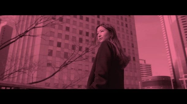 大塚 愛 ドラマ主題歌「私」MVでピンクベージュの世界を独り歩き続ける