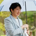 〈2025年上半期の皇室〉愛子さま 赤のリップに「洗練されてお美しい」のため息 水色パンツスーツと真珠が「雅子さまにそっくり」な3つの共通点
