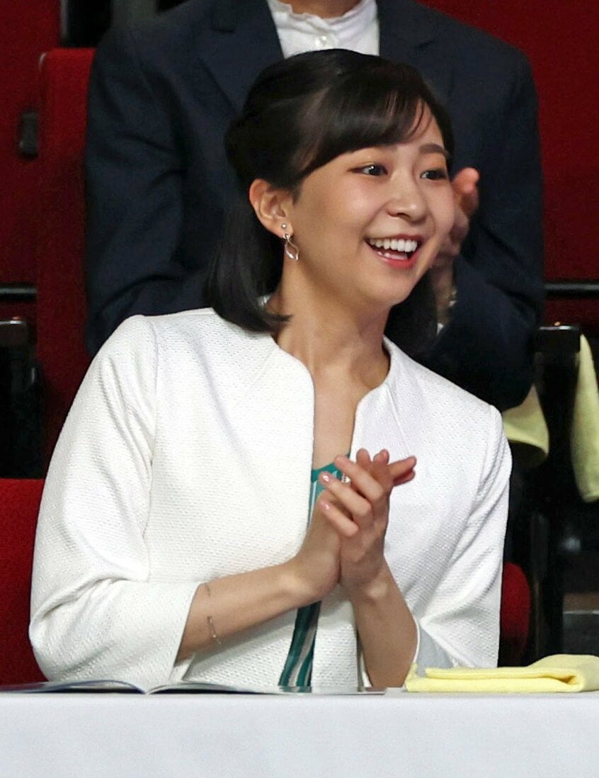 「第22回東京都障害者ダンス大会ドレミファダンスコンサート」を鑑賞する佳子さま＝23年7月17日