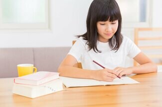 「通信教育だけの塾なし中学受験は可能?」と問う母に、プロが改めて語る受験塾のメリット・デメリット