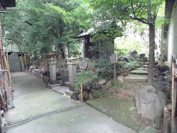 高田富士の参道入り口と浅間神社