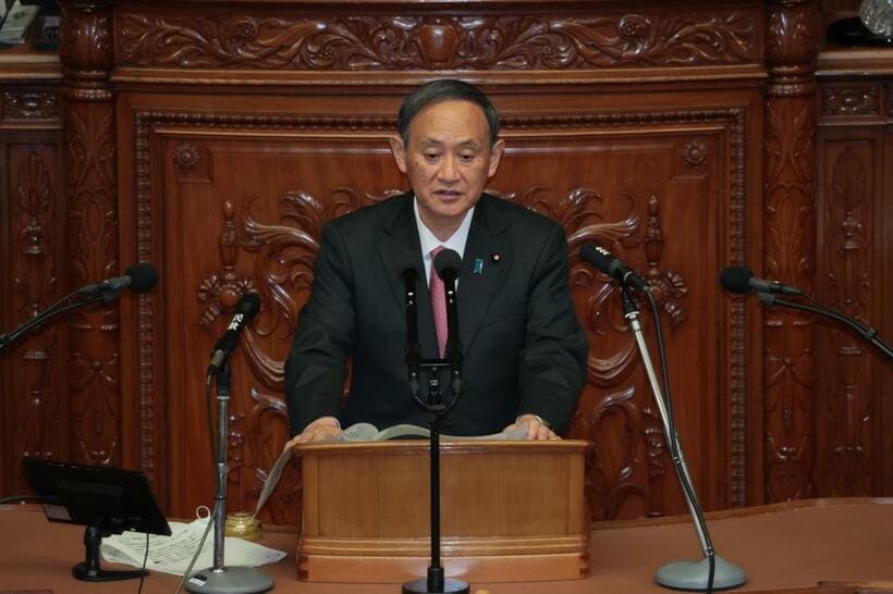 国会で答弁する菅総理（ｃ）朝日新聞社