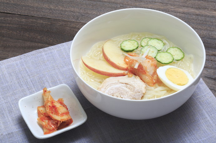 韓国料理の定番の冷麺。中華麺ではない。