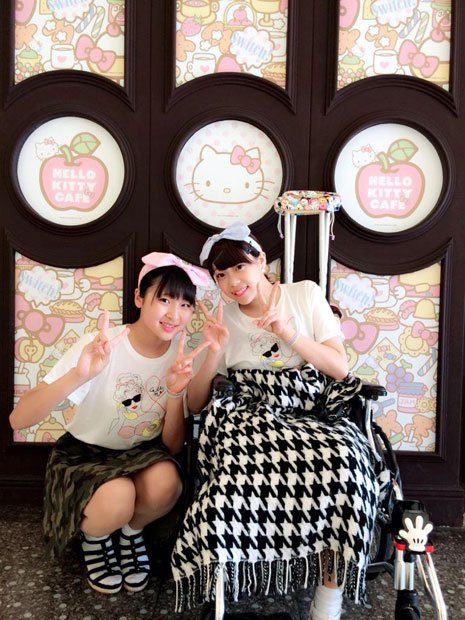 妃菜さん（左）と名古屋に旅行したときの唯さん＝2015年5月（写真：大橋妃菜さん提供）