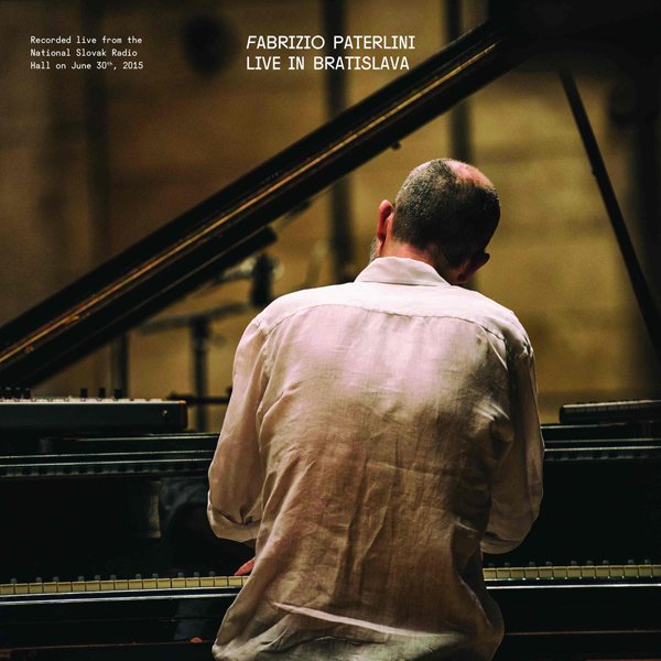 Album Review: ポスト・クラシカル界を代表するファブリツィオ・パテルリーニによる至福のライヴ盤『Live In Bratislava』